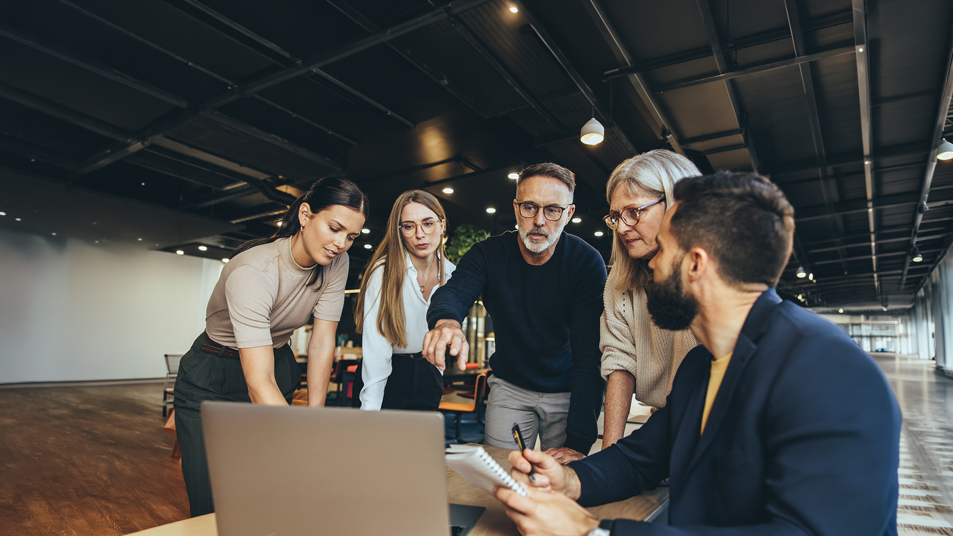 Teams collaborating in CloudAltio